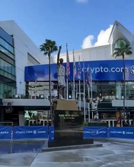 Kobe’s first statue is already on display outside Crypto arena 
