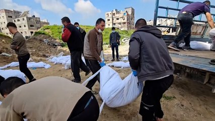 العثور على جثامين شهداء استخرجها الاحتلال وأعاد دفنها بشكل عشوائي
