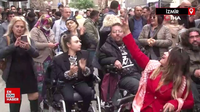 Tunç Soyer destekçilerinden CHP İzmir İl Başkanlığı önünde protesto