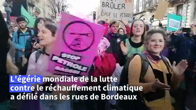 Greta Thunberg manifeste à Bordeaux contre le forage de nouveaux puits de pétrole
