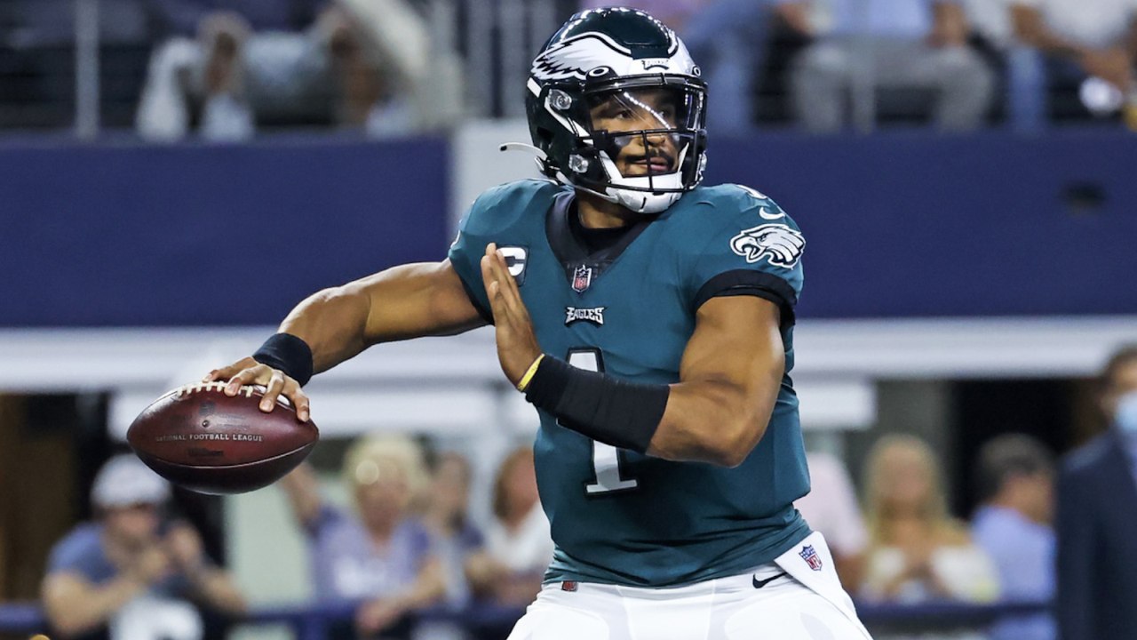 Top Quarterbacks for 2024 Fantasy Football: Allen or Hurts?