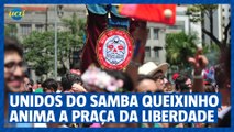 Unidos do Samba Queixinho anima a praça da liberdade