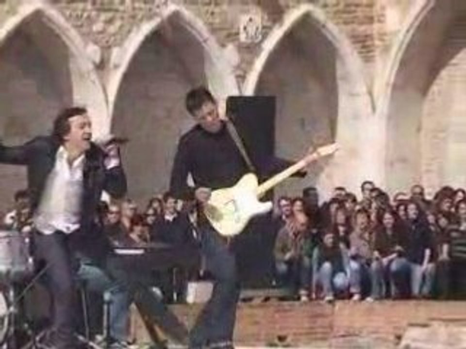 Tournage du clip de Cali, "1000 coeurs debout", à Perpignan