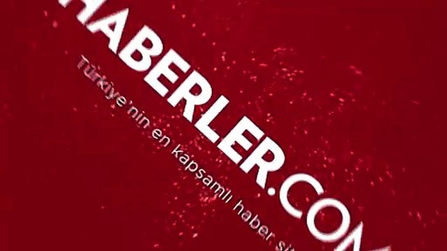 FATİH'te 3 Katlı Binada Yangın Çıktı, Bitişikteki Binaya Sıçradı