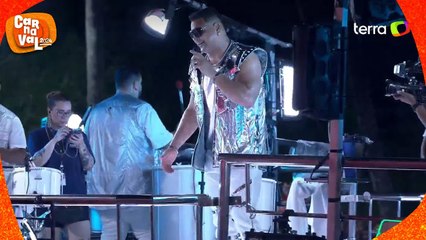 Xanddy anima multidão ao som de ‘Macetando’