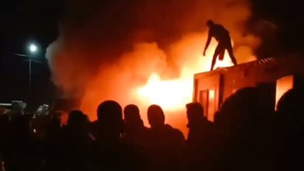 Depremzedelerin yaşadığı konteyner kentte yangın