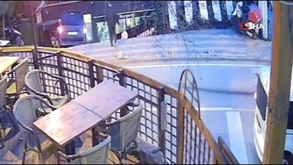Korkunç kaza kamerada: Aracıyla restorana daldı; yaralılar var