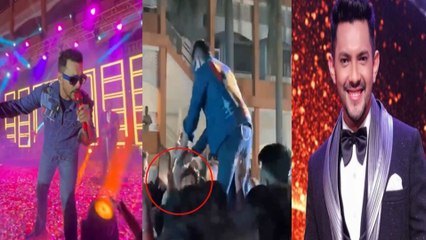 Udit Narayan के बेटे Aditya ने Fans के साथ की बदसलूकी, उनको मारा और फोन छीनकर फेंक दिया! | Filmibeat
