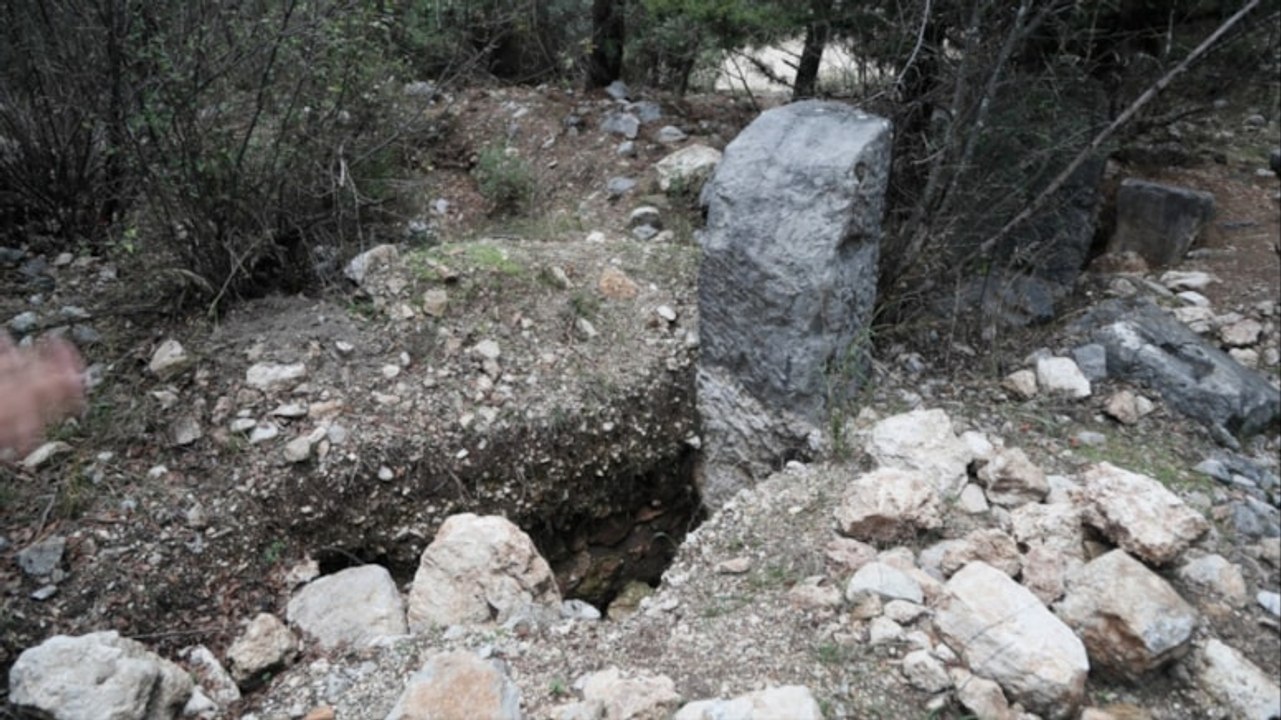 'Dedektörlü' talan! Define avcıları yine boş durmadı