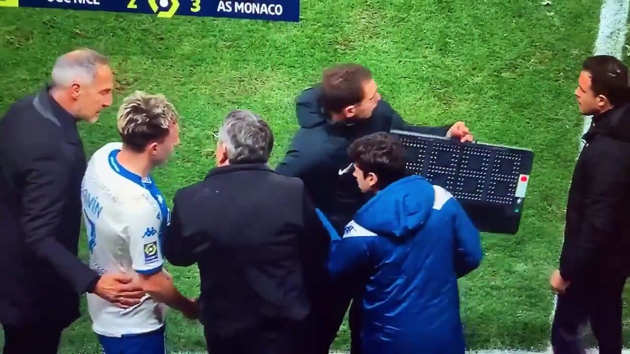Le quatrième arbitre s'en prend physiquement à Golovin, la séquence fait parler