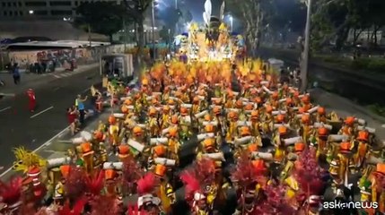 Musica, carri, danze e paillettes: a Rio eplode il carnevale