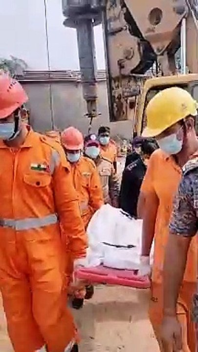 114 घण्टे रेस्क्यू ऑपरेशन के बाद बाहर निकाला महिला का शव