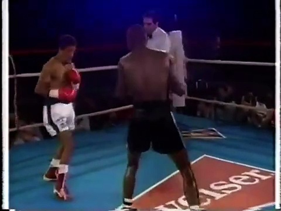 Akeem Anifowoshe vs Claudemir Dias Carvalho
