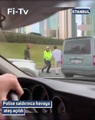 Download Video: TEM Otoyolu Kavacık mevkiinde tehlikeli şekilde araç kullandığı için durdurulmak istenen sürücü, uyarıları aldırış etmeyerek polisin üzerine aracını sürüp kaçtı. Köprüyü geçen ve bir araca daha çarptıktan sonra kovalamaca sonucu Şişli’de yakalanan sürüc