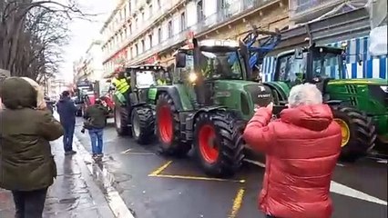 Las protestas del campo llegan a Donostia con estruendo