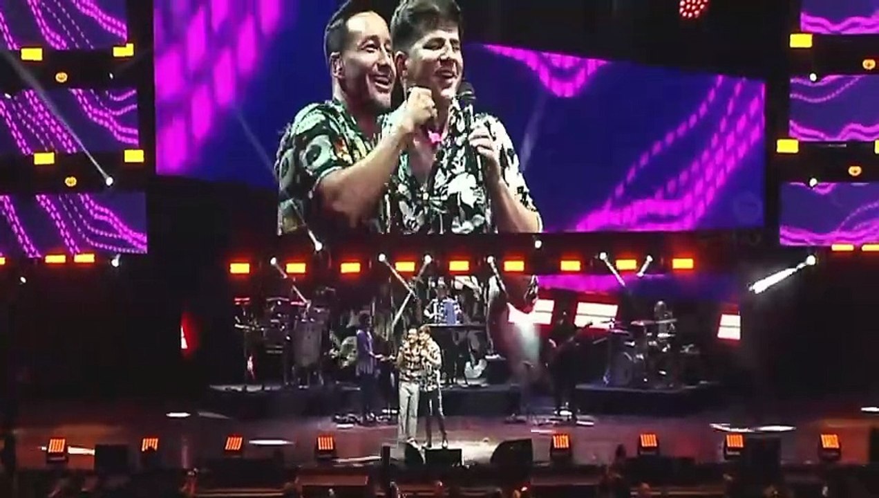(HD) Nahuel Pennisi y Luciano Pereyra - Regresa - Villa María 2024