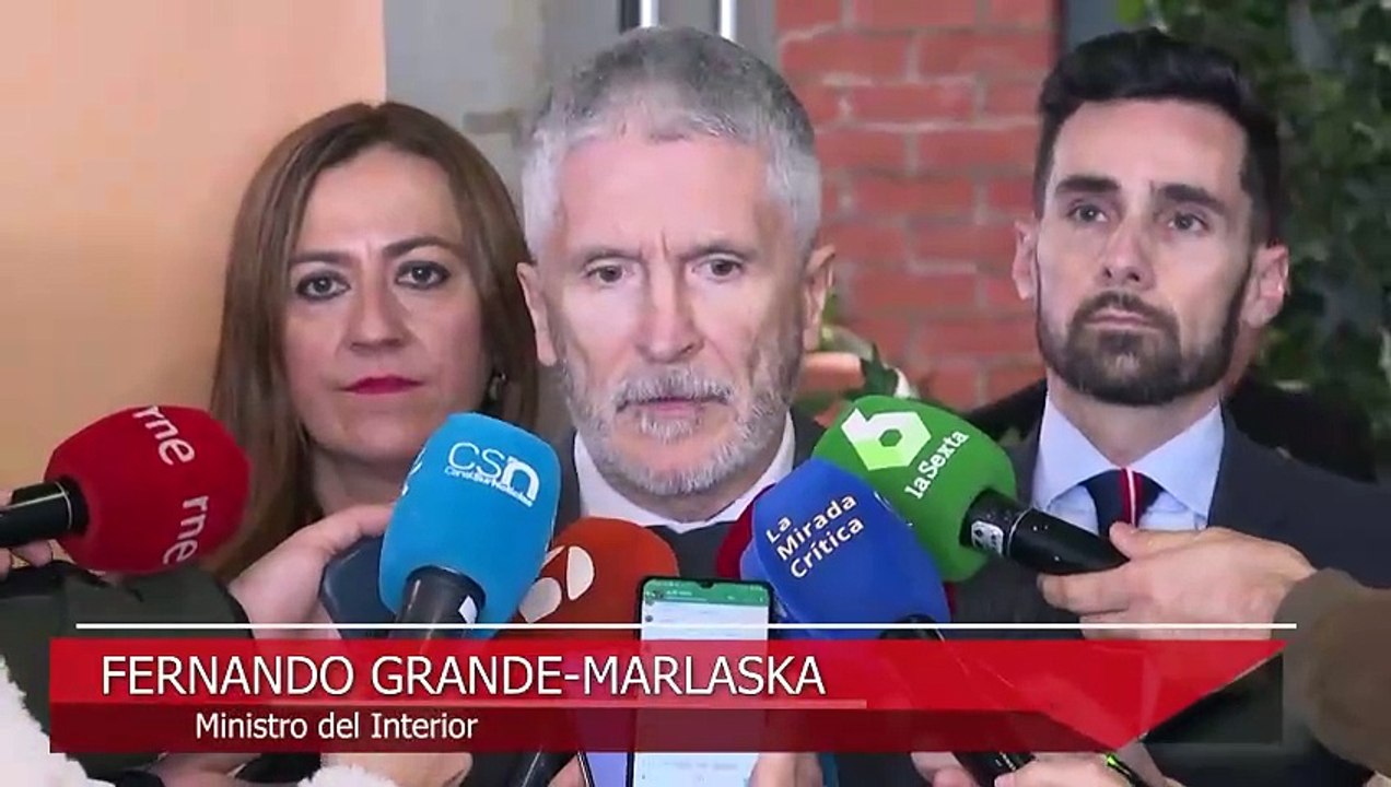 Ciudades españolas guardan un minuto de silencio por los guardias civiles muertos en Barbate