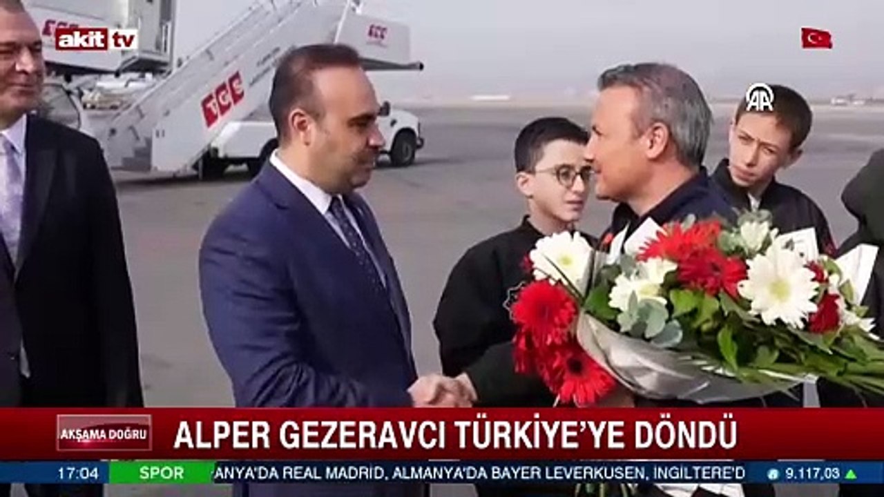 Alper Gezeravcı Türkiye'ye döndü