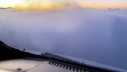 Un avión aterriza en Tenerife Norte con niebla