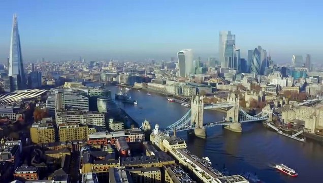 Too Good to Be True Saison 1 - Too Good To Be True | Promo | Channel 5 (EN)