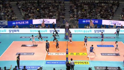 우리카드, 4연승 달리며 남자배구 1위 탈환 / YTN