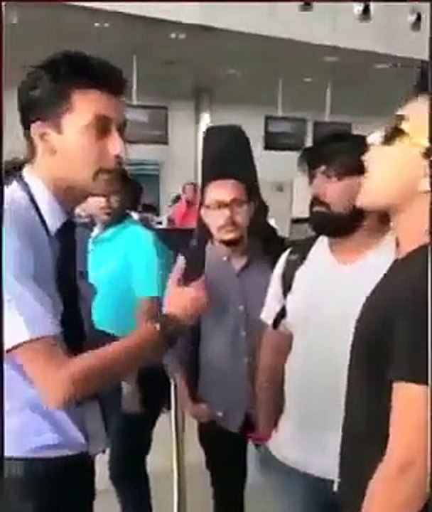 Video: “तेरी चड्डी नहीं उतारी ना तो मेरा नाम आद...