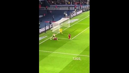 PSG : Le niveau technique affiché de Bradley Barcola impressionne les supporters