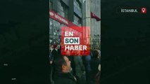 Adaylardan rahatsız olan CHP'lilerden İstanbul il binası önünde protesto