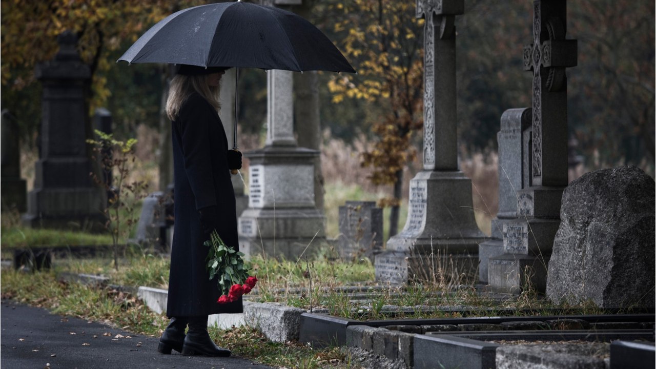 Après s'être fait passer pour mort pendant plusieurs mois, il revient finalement auprès de son épouse