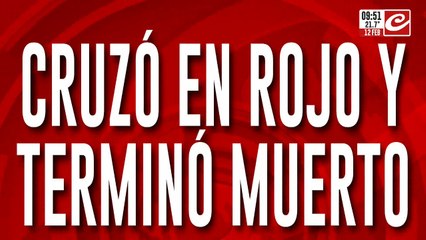 Un muerto en brutal choque en La Plata: dos motos cruzaron en rojo y embistieron a un auto