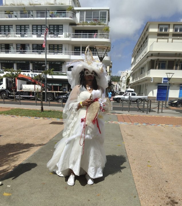 Le mariage burlesque arrive