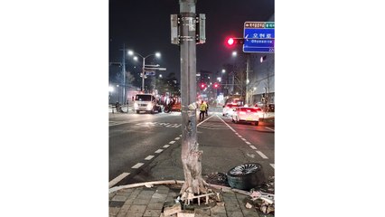 음주운전 승용차, 오토바이 들이받고 도망...1명 다쳐 / YTN
