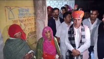jodhpur :  रात्रि चौपाल में ग्रामीणों से क्या बोले संसदीय कार्यमंत्री, सुनने के लिए देखें वीडियो