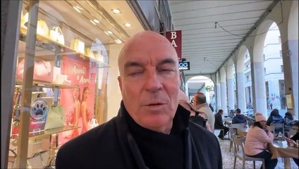 Livorno: Nuova rissa in via Grande, il sindaco Salvetti lancia un messaggio duro 🚓