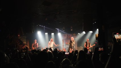 Def Leppard - Pour Some Sugar On Me (Live At Whisky A Go Go)