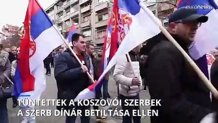 Ezrek tüntettek a szerb dínár betiltása ellen Koszovó szerbek lakta részén