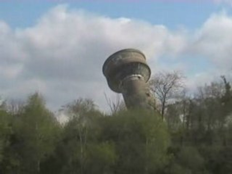 Dynamitage d'un château d'eau, rennes