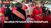 Unik, Seluruh Petugas di Salah Satu TPS Gianyar Perempuan dan Kenakan Pakaian Adat