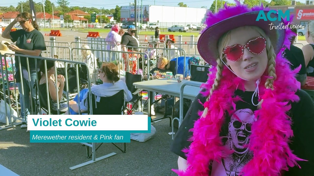 WATCH: Pink superfans at Newcastle Stadium
