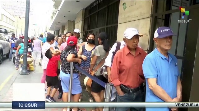 Jubilados peruanos demandan que se aumenten sus pensiones
