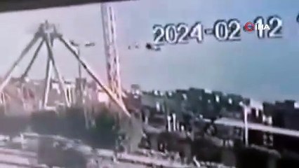 Lunaparkta dönen salıncak yere çakıldı! Yaralılar var