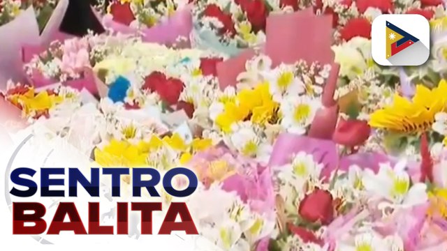 Mga mamimili ng bulaklak, dagsa na sa Dangwa, Maynila isang araw bago ang Valentine’s Day