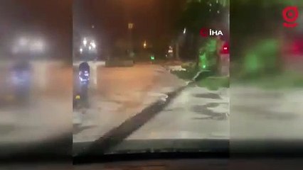 Çeşme’de sağanağın ardından dolu yağışı etkili oldu