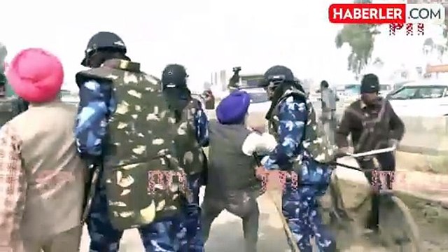 Hindistan'da binlerce çiftçi, tarım araçlarıyla başkent Delhi'ye girmeye başladı