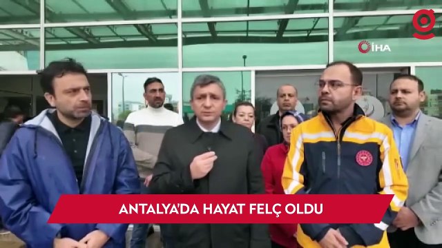 Antalya'yı sel vurdu, hayat felç oldu!