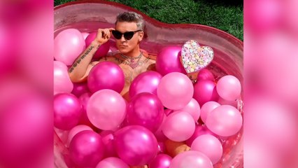 El mítico cantante británico Robbie Williams cumple 50 años