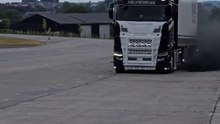 Nick Valk nextgen Scania V8 full throttle open Pipe sounds