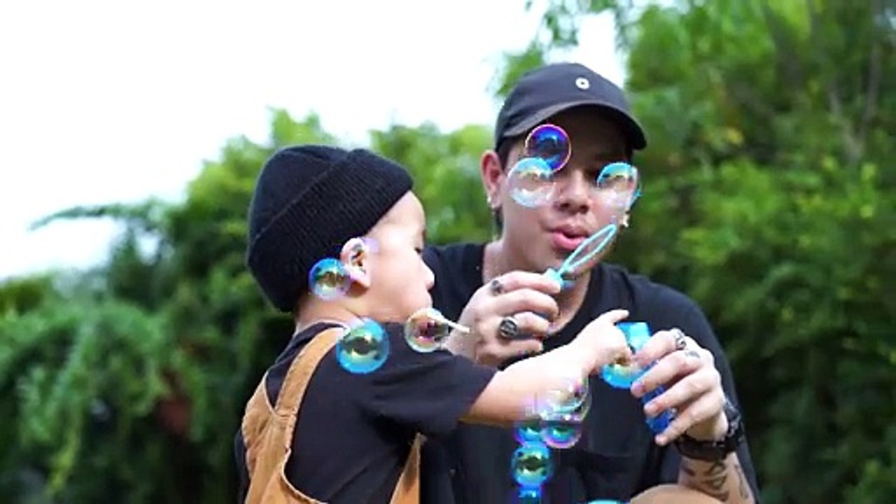 Padres presentes: teletrabajar no sirve para conciliar