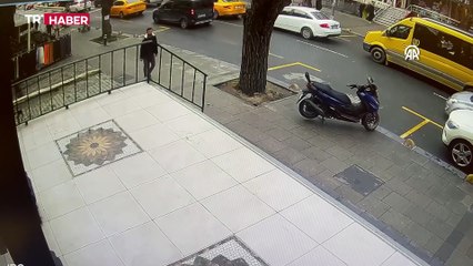 Kontrolünü kaybeden otomobil sürücüsü 5 araca çarptı