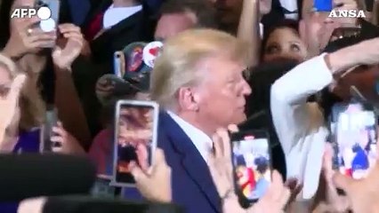 Scholz contro Trump: "Irresponsabile attaccare la Nato"